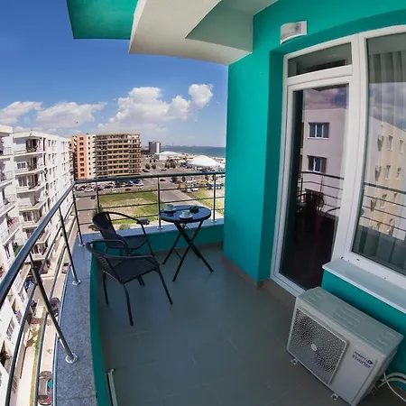 Royal Summer Mamaia