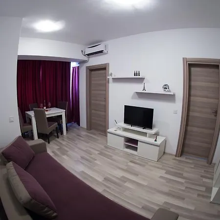 Royal Summer Mamaia