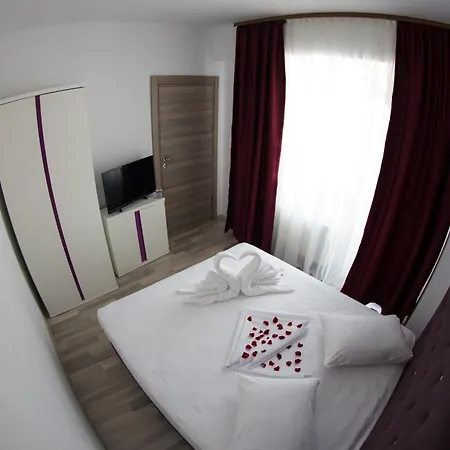 Royal Summer Mamaia