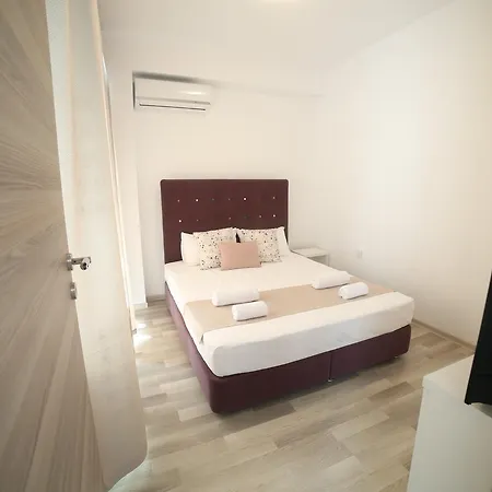 Royal Summer Mamaia