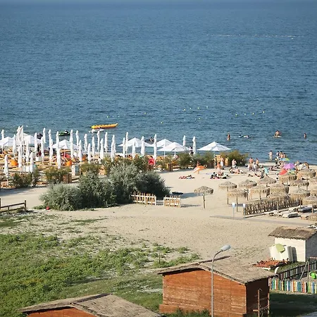 Royal Summer Mamaia